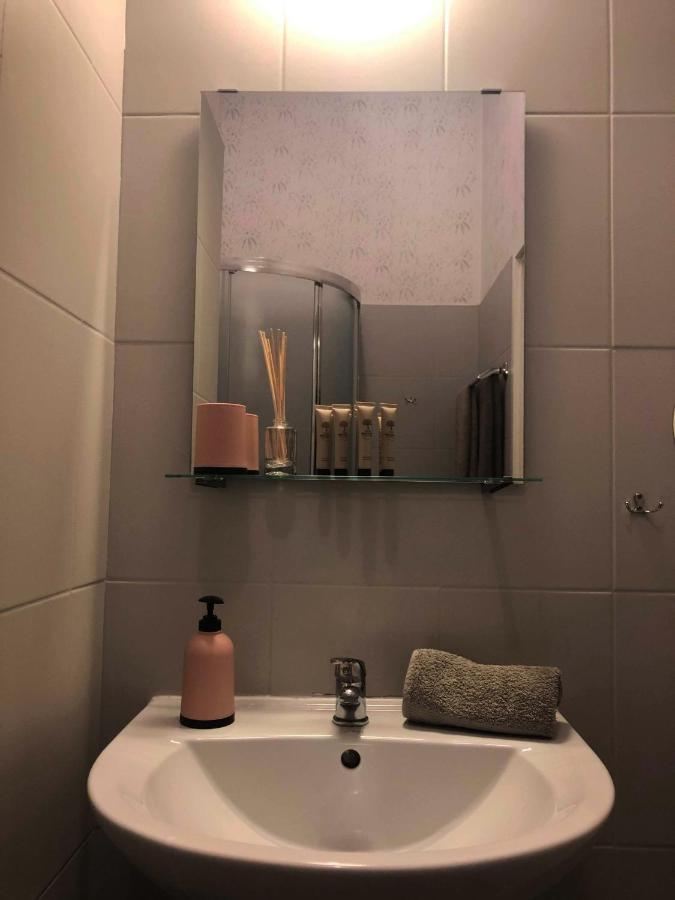 Wazne Miejsce Apartment คาโตวีตเซ ภายนอก รูปภาพ
